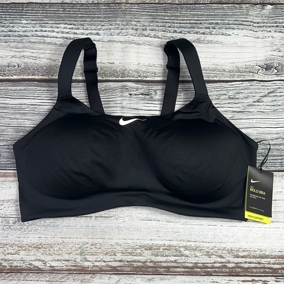 Women’s Nike Plus Size Bold V-Back Sports Bra Black/White Size-42DD (BQ4127-019) - Picture 1 of 9
